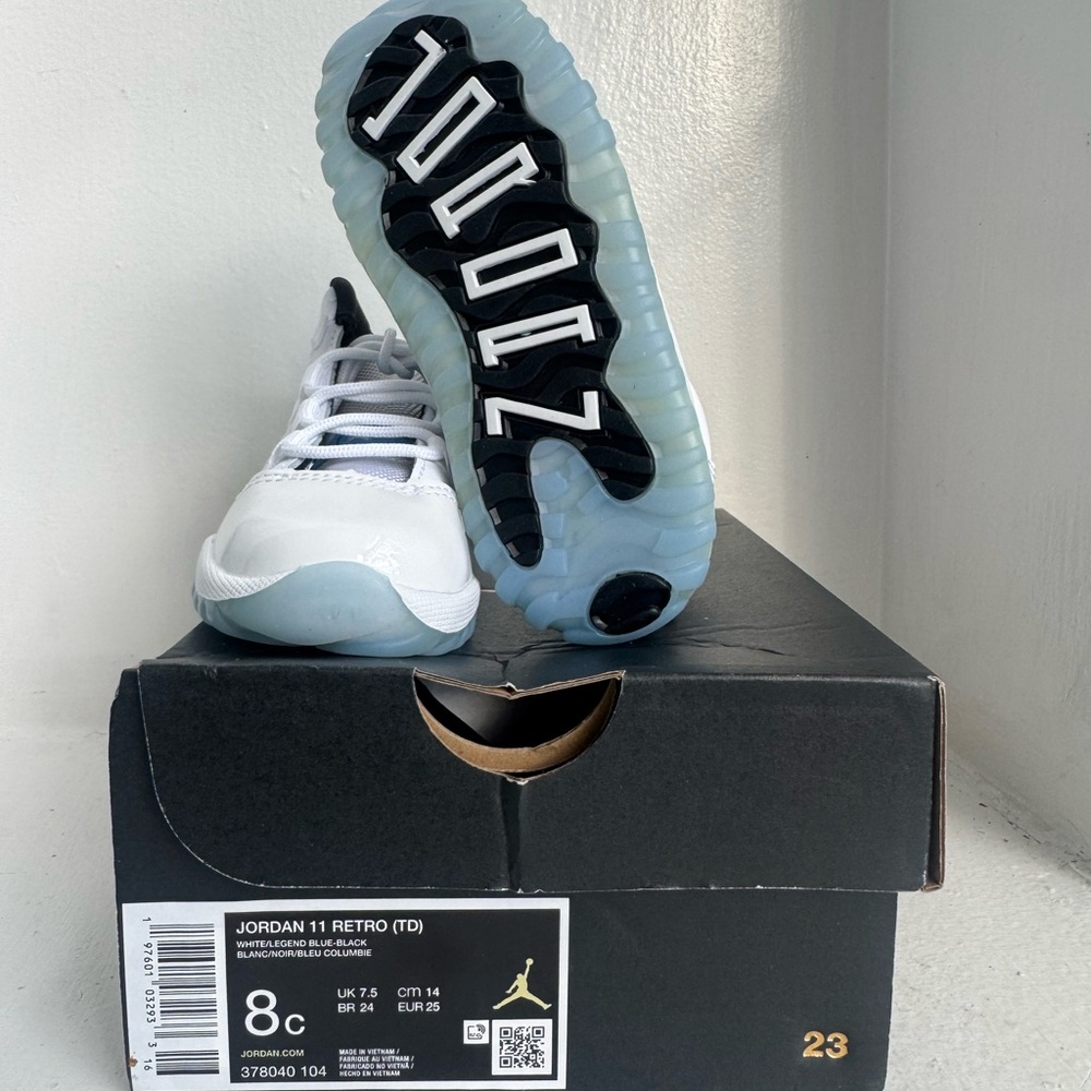 Jordan 11 Retro TDI - White and Black Sneakers